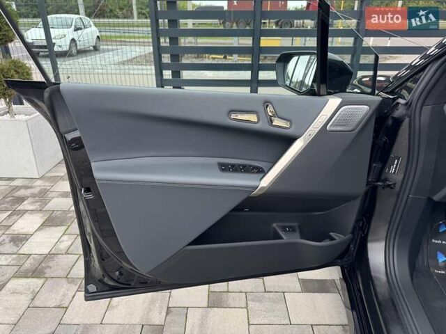 Черный БМВ iX, объемом двигателя 0 л и пробегом 37 тыс. км за 77900 $, фото 13 на Automoto.ua