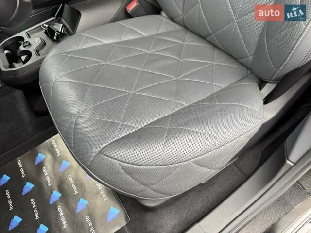 Черный БМВ iX, объемом двигателя 0 л и пробегом 37 тыс. км за 77900 $, фото 18 на Automoto.ua