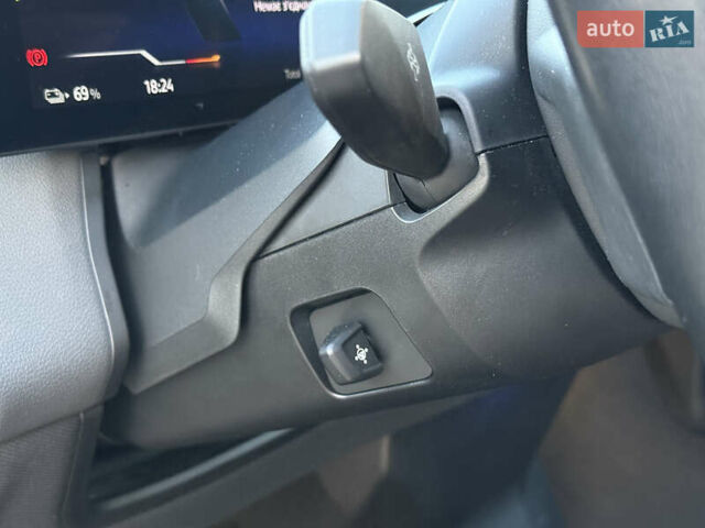 Чорний БМВ iX, об'ємом двигуна 0 л та пробігом 64 тис. км за 45000 $, фото 62 на Automoto.ua