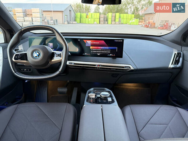 Чорний БМВ iX, об'ємом двигуна 0 л та пробігом 64 тис. км за 45000 $, фото 51 на Automoto.ua