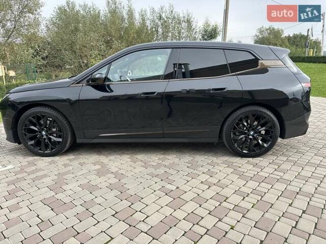 Черный БМВ iX, объемом двигателя 0 л и пробегом 32 тыс. км за 43500 $, фото 7 на Automoto.ua