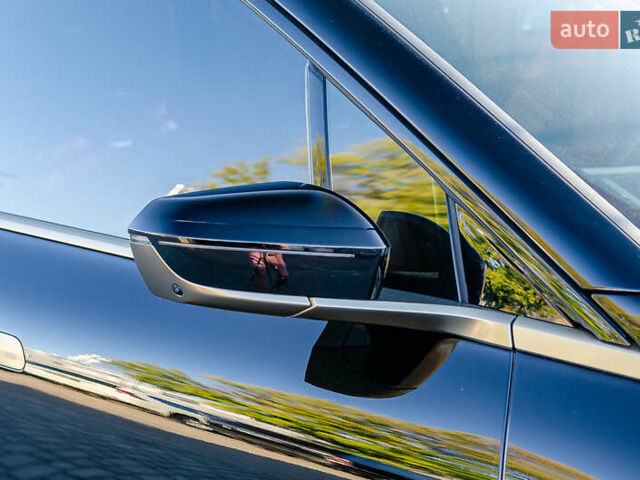 Черный БМВ iX, объемом двигателя 0 л и пробегом 29 тыс. км за 75000 $, фото 15 на Automoto.ua