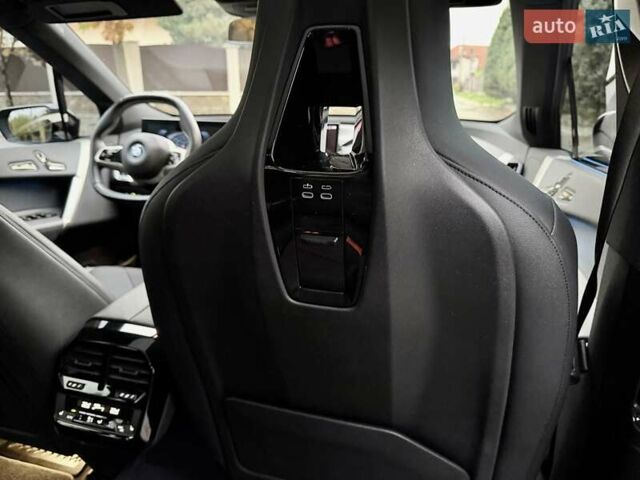 Чорний БМВ iX, об'ємом двигуна 0 л та пробігом 84 тис. км за 48500 $, фото 78 на Automoto.ua