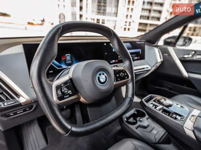 Черный БМВ iX, объемом двигателя 0 л и пробегом 67 тыс. км за 67000 $, фото 58 на Automoto.ua