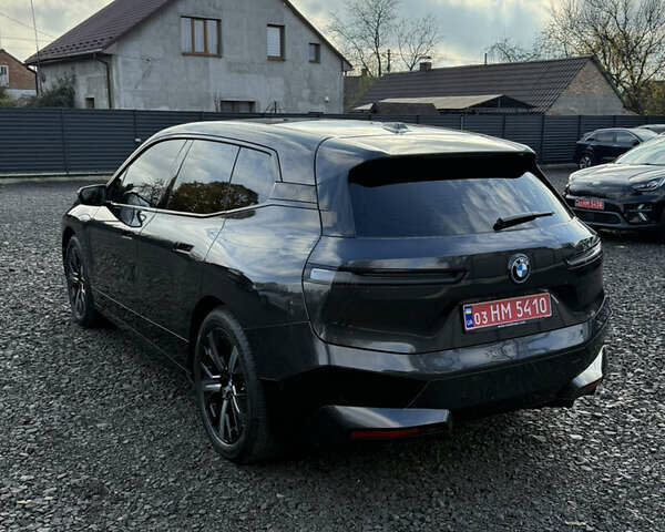 Чорний БМВ iX, об'ємом двигуна 0 л та пробігом 66 тис. км за 59900 $, фото 11 на Automoto.ua