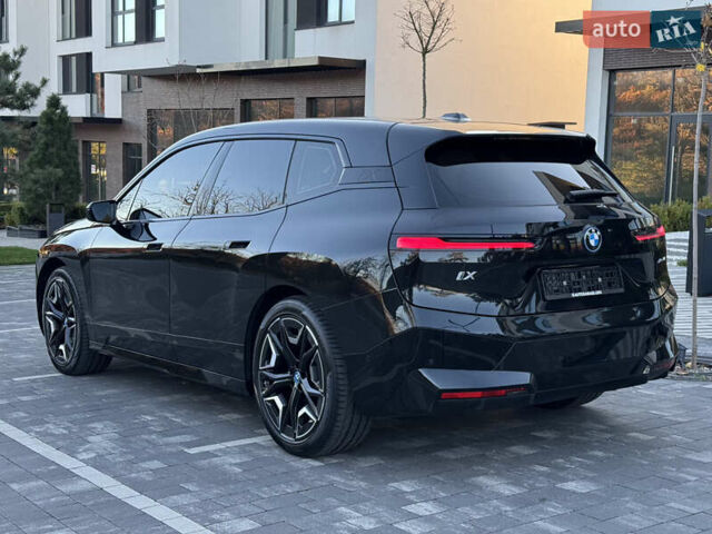 Черный БМВ iX, объемом двигателя 0 л и пробегом 125 тыс. км за 42800 $, фото 2 на Automoto.ua