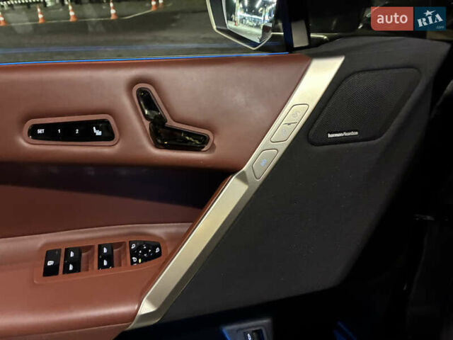 Черный БМВ iX, объемом двигателя 0 л и пробегом 165 тыс. км за 39000 $, фото 16 на Automoto.ua