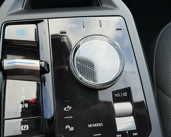 Чорний БМВ iX, об'ємом двигуна 0 л та пробігом 66 тис. км за 59900 $, фото 32 на Automoto.ua