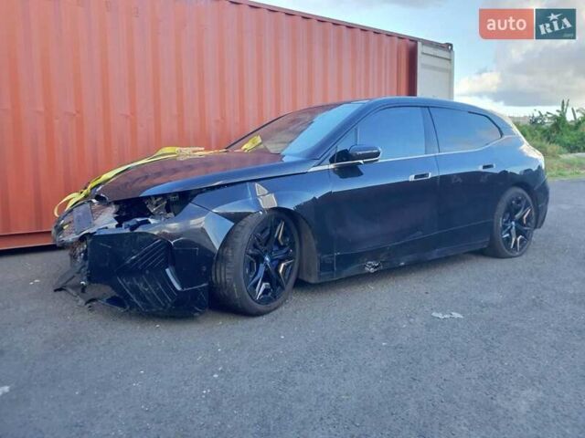 Черный БМВ iX, объемом двигателя 0 л и пробегом 30 тыс. км за 25999 $, фото 3 на Automoto.ua