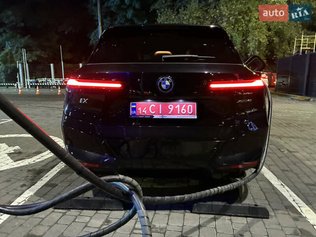 Черный БМВ iX, объемом двигателя 0 л и пробегом 165 тыс. км за 39000 $, фото 8 на Automoto.ua