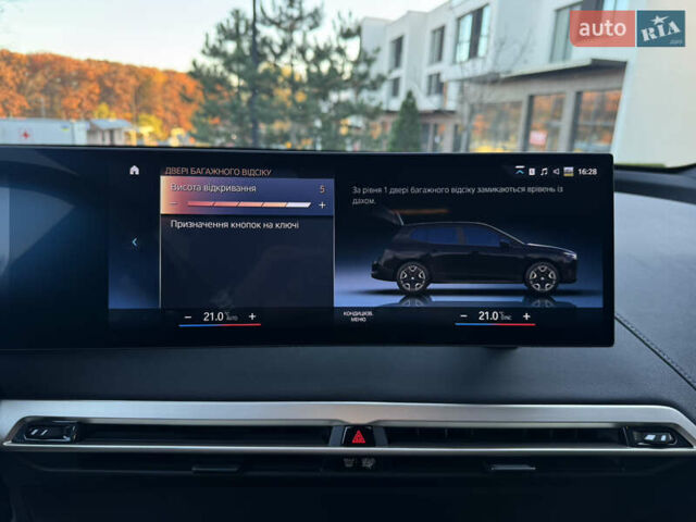 Черный БМВ iX, объемом двигателя 0 л и пробегом 125 тыс. км за 42800 $, фото 37 на Automoto.ua