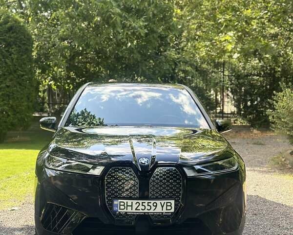 Черный БМВ iX, объемом двигателя 0 л и пробегом 48 тыс. км за 48000 $, фото 19 на Automoto.ua