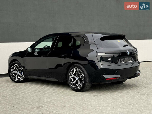 Черный БМВ iX, объемом двигателя 0 л и пробегом 27 тыс. км за 50000 $, фото 27 на Automoto.ua