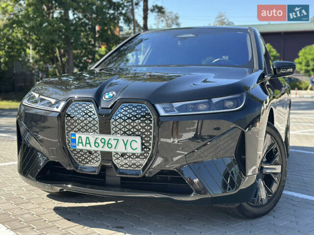Черный БМВ iX, объемом двигателя 0 л и пробегом 14 тыс. км за 51999 $, фото 6 на Automoto.ua