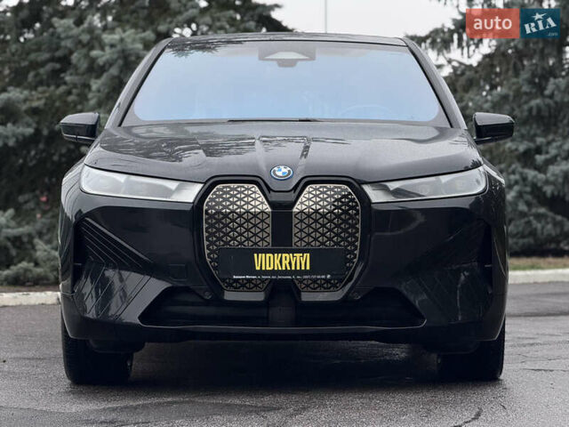 Черный БМВ iX, объемом двигателя 0 л и пробегом 18 тыс. км за 45900 $, фото 4 на Automoto.ua