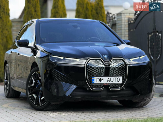 Черный БМВ iX, объемом двигателя 0 л и пробегом 57 тыс. км за 72000 $, фото 6 на Automoto.ua