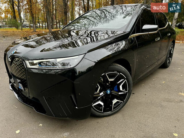 Черный БМВ iX, объемом двигателя 0 л и пробегом 71 тыс. км за 48240 $, фото 11 на Automoto.ua