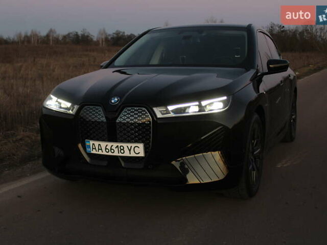 Черный БМВ iX, объемом двигателя 0 л и пробегом 83 тыс. км за 57700 $, фото 5 на Automoto.ua