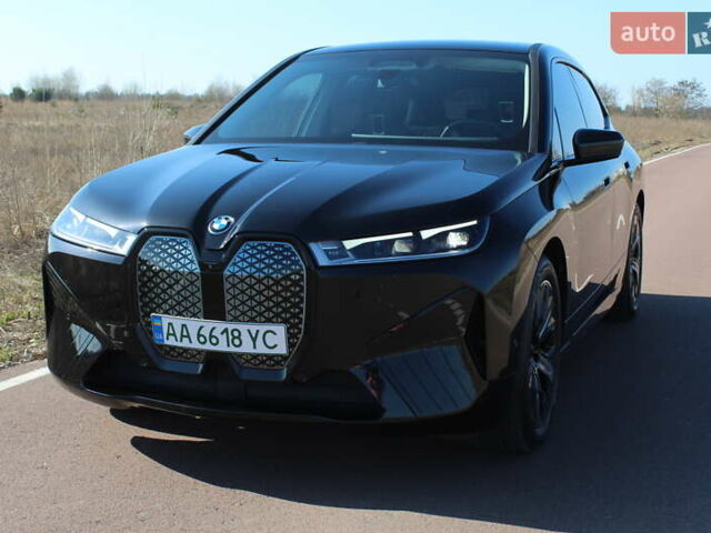Черный БМВ iX, объемом двигателя 0 л и пробегом 85 тыс. км за 57700 $, фото 1 на Automoto.ua