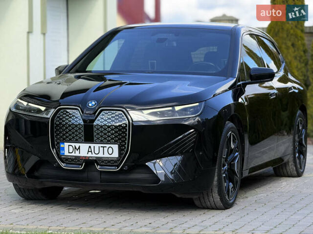 Черный БМВ iX, объемом двигателя 0 л и пробегом 57 тыс. км за 72000 $, фото 19 на Automoto.ua