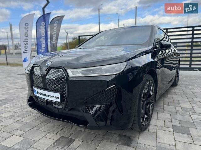 Черный БМВ iX, объемом двигателя 0 л и пробегом 45 тыс. км за 68700 $, фото 7 на Automoto.ua