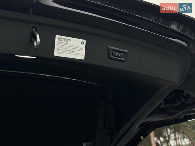 Черный БМВ iX, объемом двигателя 0 л и пробегом 18 тыс. км за 45900 $, фото 48 на Automoto.ua