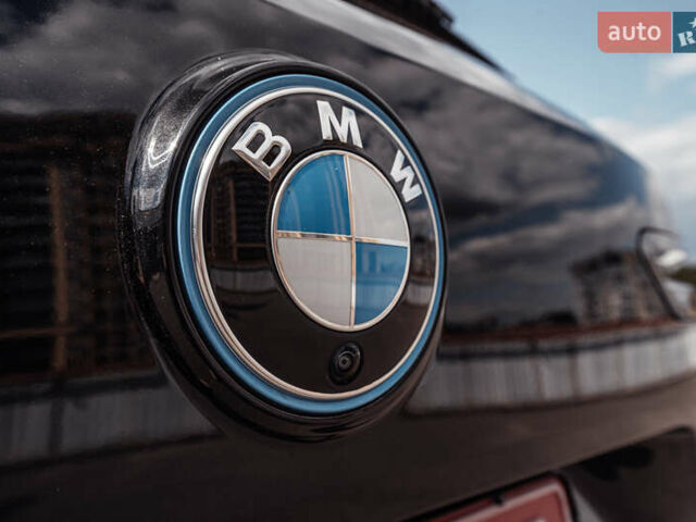 Черный БМВ iX, объемом двигателя 0 л и пробегом 67 тыс. км за 67000 $, фото 26 на Automoto.ua