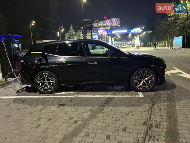 Черный БМВ iX, объемом двигателя 0 л и пробегом 165 тыс. км за 39000 $, фото 5 на Automoto.ua