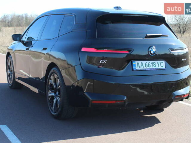 Черный БМВ iX, объемом двигателя 0 л и пробегом 85 тыс. км за 57700 $, фото 8 на Automoto.ua