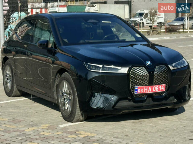 Черный БМВ iX, объемом двигателя 0 л и пробегом 113 тыс. км за 47500 $, фото 12 на Automoto.ua