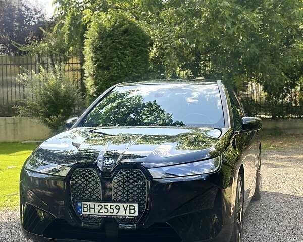 Черный БМВ iX, объемом двигателя 0 л и пробегом 48 тыс. км за 48000 $, фото 20 на Automoto.ua