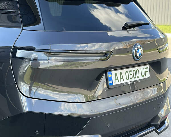 Черный БМВ iX, объемом двигателя 0 л и пробегом 54 тыс. км за 55000 $, фото 15 на Automoto.ua