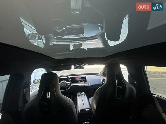 Черный БМВ iX, объемом двигателя 0 л и пробегом 113 тыс. км за 47500 $, фото 22 на Automoto.ua