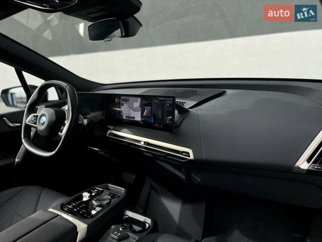 Черный БМВ iX, объемом двигателя 0 л и пробегом 27 тыс. км за 50000 $, фото 65 на Automoto.ua