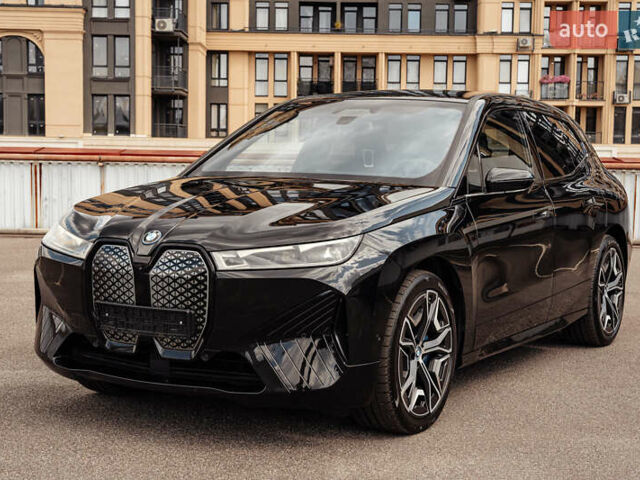 Черный БМВ iX, объемом двигателя 0 л и пробегом 67 тыс. км за 67000 $, фото 21 на Automoto.ua