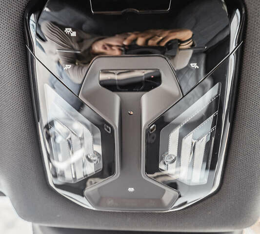 Черный БМВ iX, объемом двигателя 0 л и пробегом 67 тыс. км за 67000 $, фото 70 на Automoto.ua