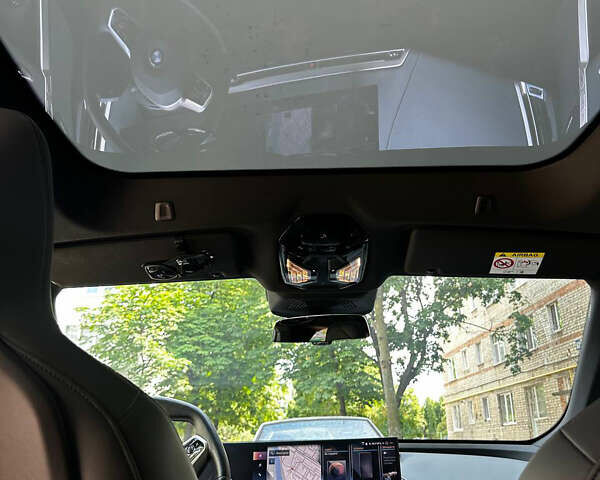 Черный БМВ iX, объемом двигателя 0 л и пробегом 54 тыс. км за 55000 $, фото 2 на Automoto.ua