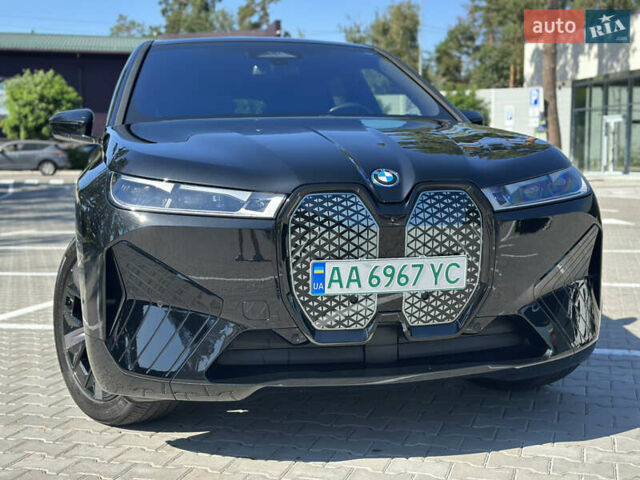 Черный БМВ iX, объемом двигателя 0 л и пробегом 14 тыс. км за 51999 $, фото 1 на Automoto.ua