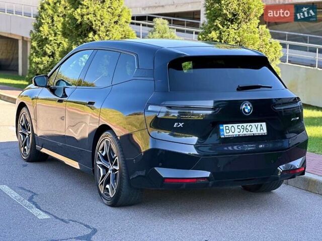 Черный БМВ iX, объемом двигателя 0 л и пробегом 20 тыс. км за 48400 $, фото 7 на Automoto.ua
