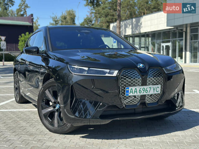 Черный БМВ iX, объемом двигателя 0 л и пробегом 14 тыс. км за 51999 $, фото 2 на Automoto.ua
