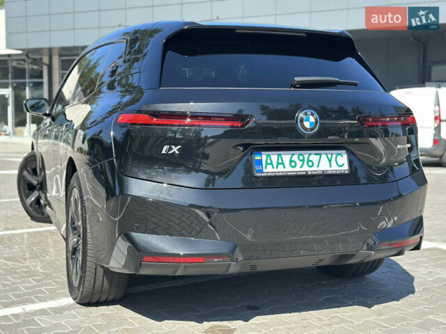 Черный БМВ iX, объемом двигателя 0 л и пробегом 14 тыс. км за 51999 $, фото 12 на Automoto.ua