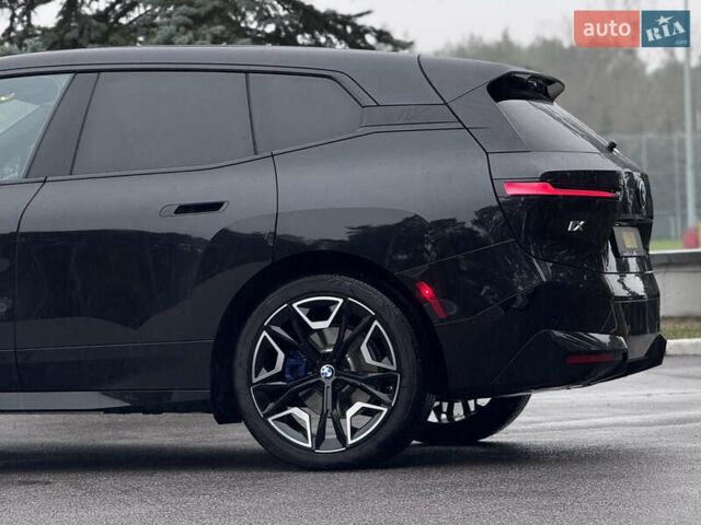 Черный БМВ iX, объемом двигателя 0 л и пробегом 18 тыс. км за 45900 $, фото 15 на Automoto.ua