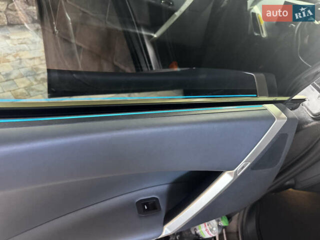 Черный БМВ iX, объемом двигателя 0 л и пробегом 71 тыс. км за 48240 $, фото 33 на Automoto.ua