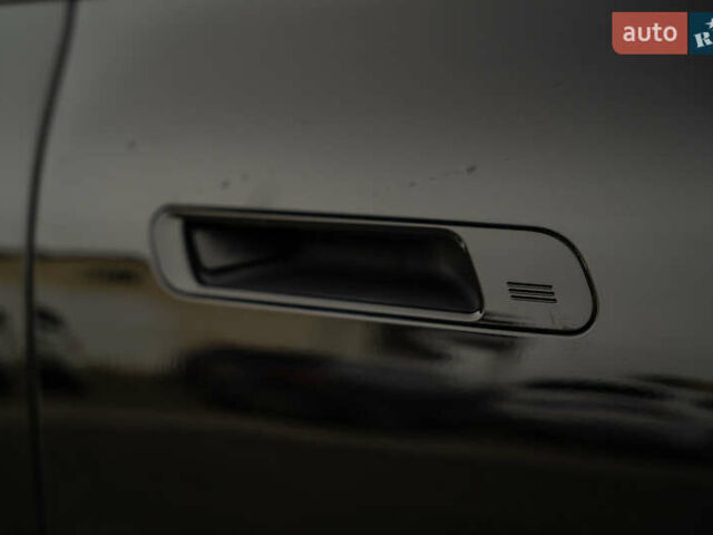 Черный БМВ iX, объемом двигателя 0 л и пробегом 40 тыс. км за 59900 $, фото 20 на Automoto.ua