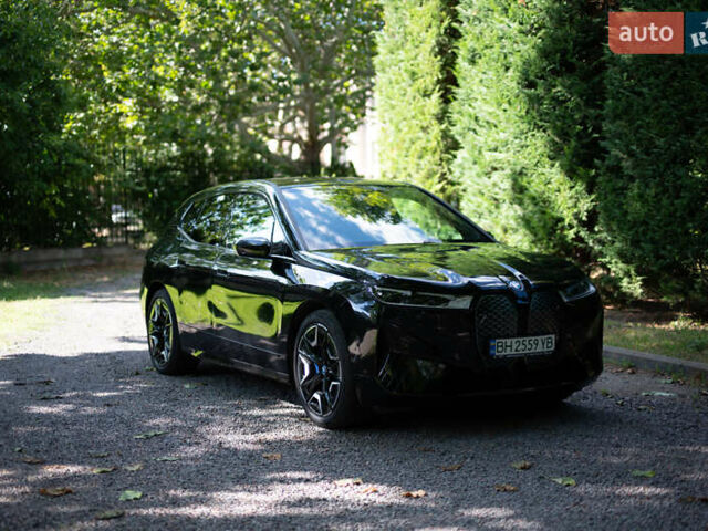 Черный БМВ iX, объемом двигателя 0 л и пробегом 48 тыс. км за 48000 $, фото 14 на Automoto.ua