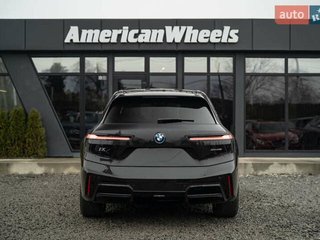 Черный БМВ iX, объемом двигателя 0 л и пробегом 40 тыс. км за 59900 $, фото 5 на Automoto.ua