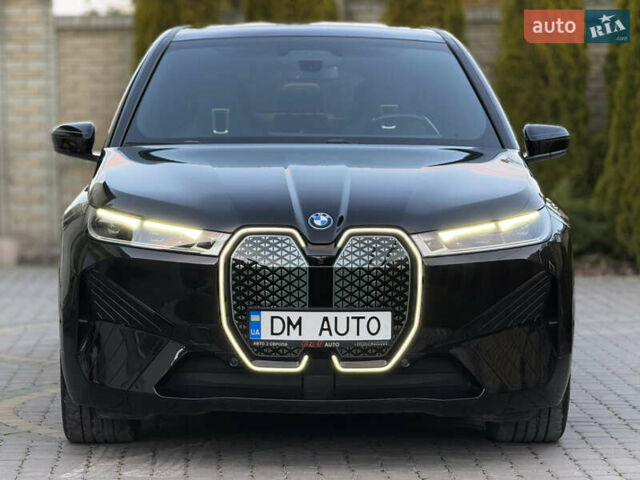Черный БМВ iX, объемом двигателя 0 л и пробегом 57 тыс. км за 72000 $, фото 108 на Automoto.ua