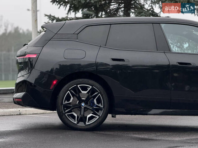 Черный БМВ iX, объемом двигателя 0 л и пробегом 18 тыс. км за 45900 $, фото 10 на Automoto.ua