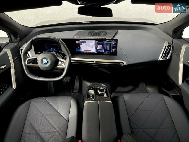 Черный БМВ iX, объемом двигателя 0 л и пробегом 27 тыс. км за 50000 $, фото 51 на Automoto.ua