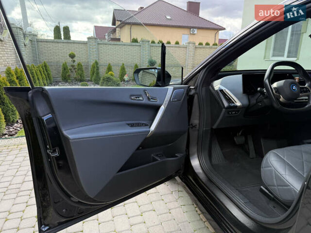 Черный БМВ iX, объемом двигателя 0 л и пробегом 57 тыс. км за 72000 $, фото 40 на Automoto.ua